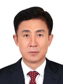 김용욱